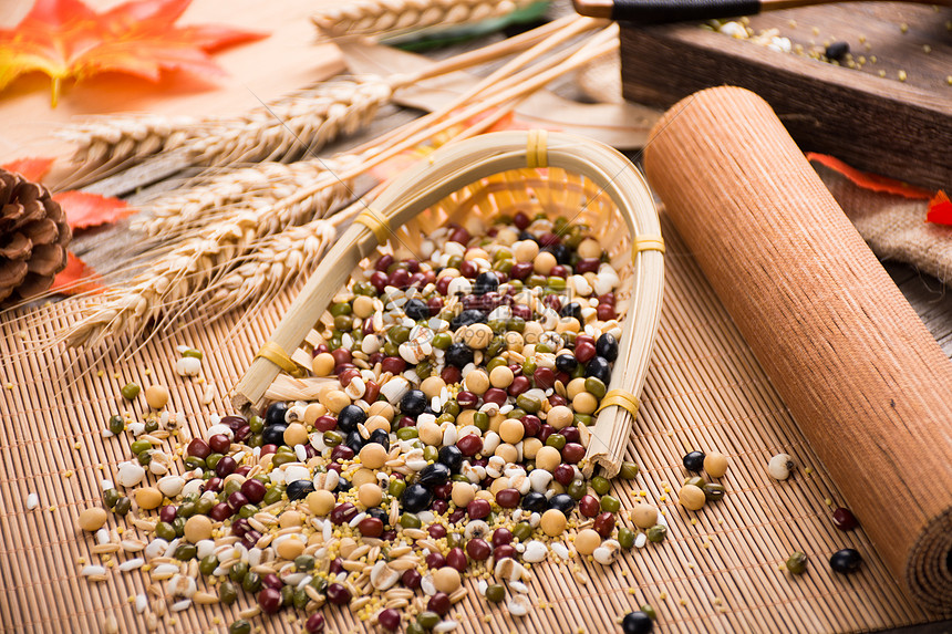 第十五届全运会男子篮球成年组A组参赛球队抵达贵港