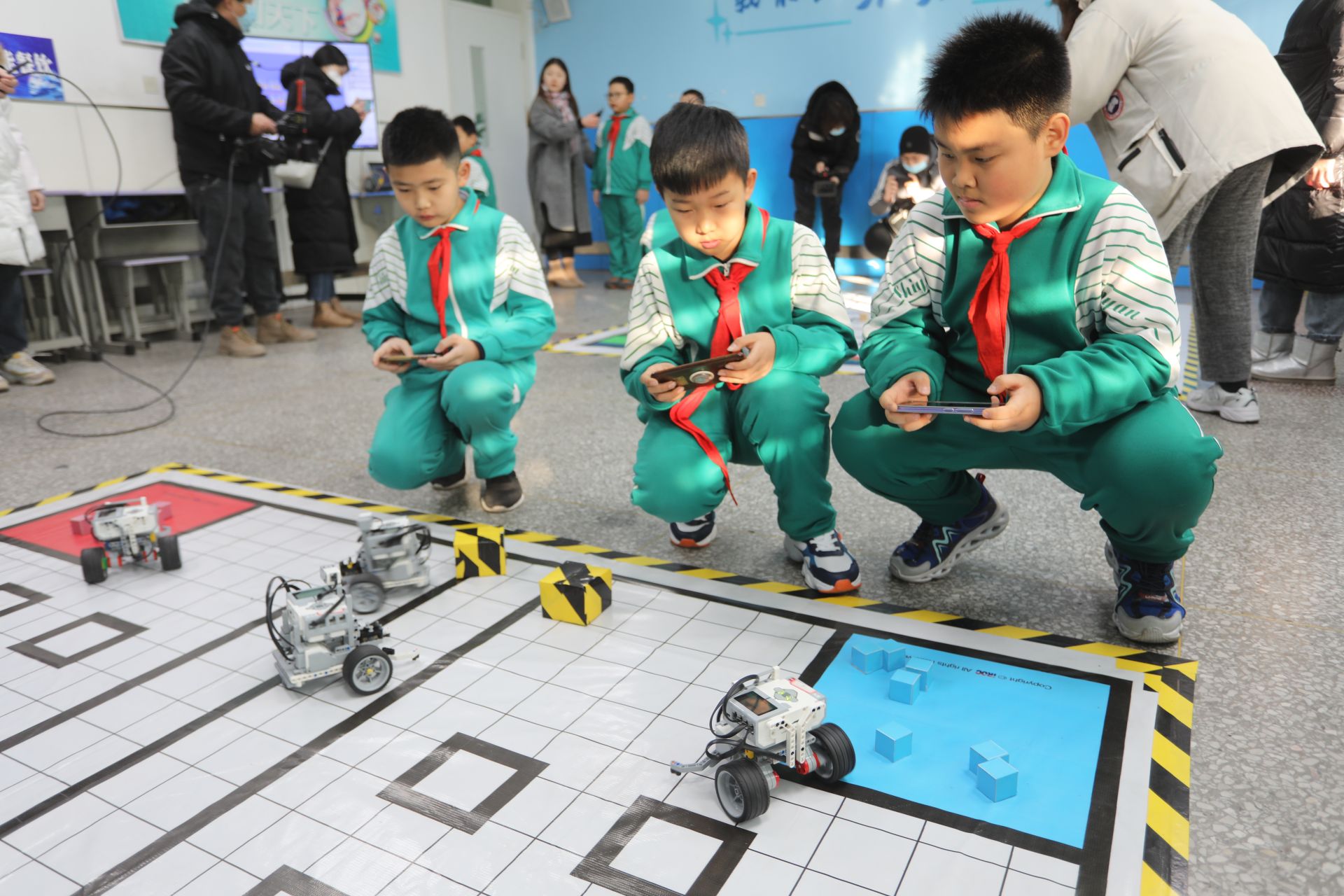 预计今年暑运期间，全社会跨区域人员流动量达119亿人次